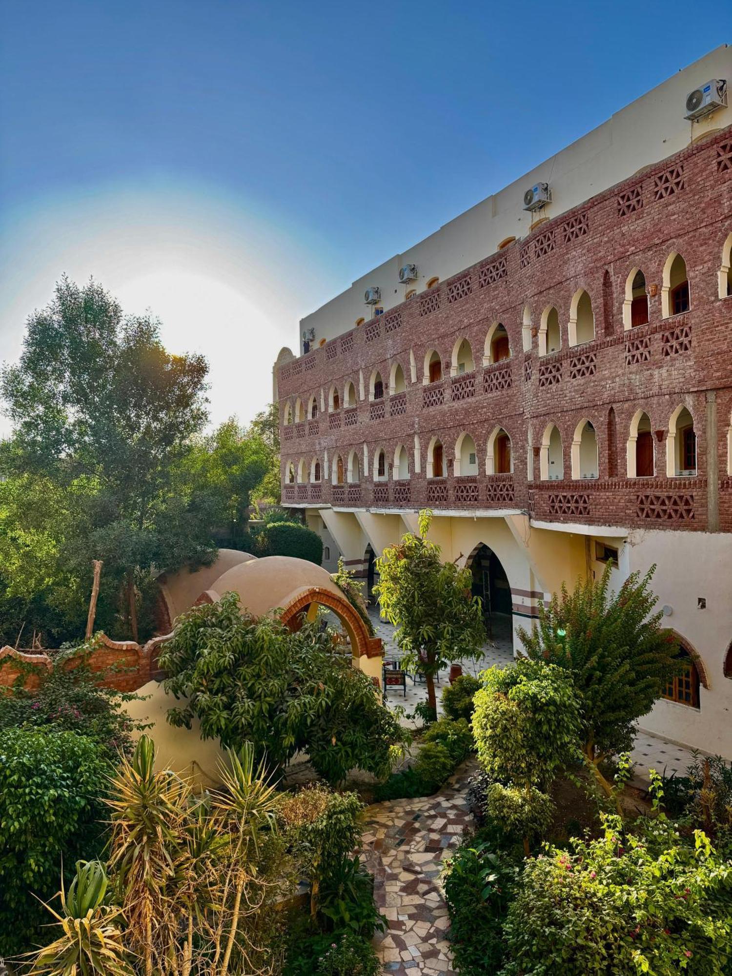 Hotel Sheherazade Louxor Extérieur photo
